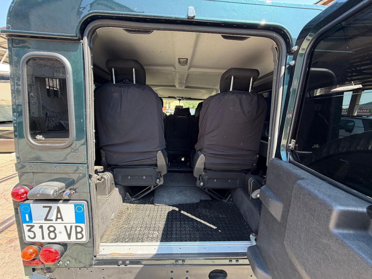 LAND ROVER Defender 110 2.2 TD4 Station Wagon N1 7 POSTI - 12