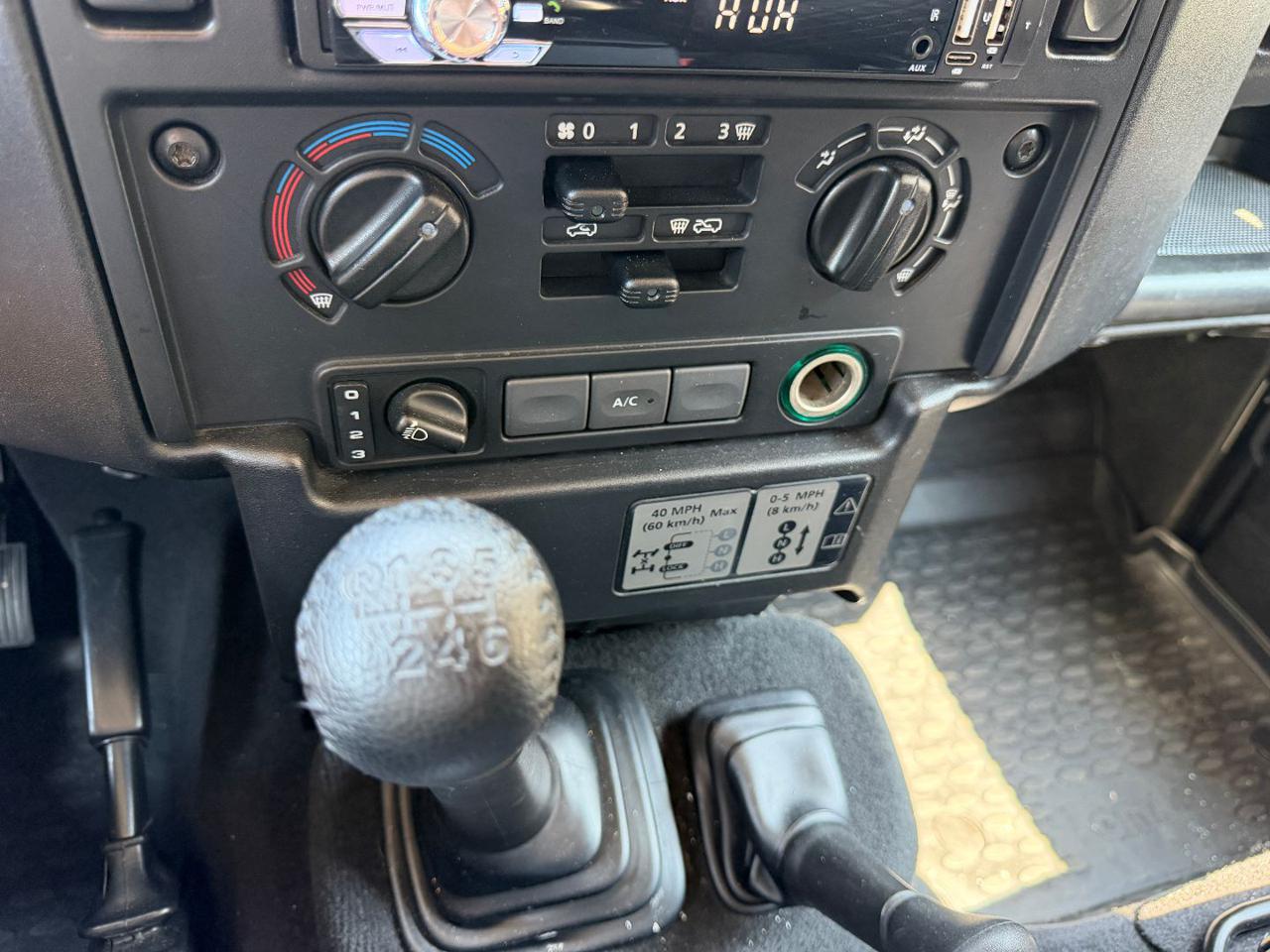 LAND ROVER Defender 110 2.2 TD4 Station Wagon N1 7 POSTI - 17