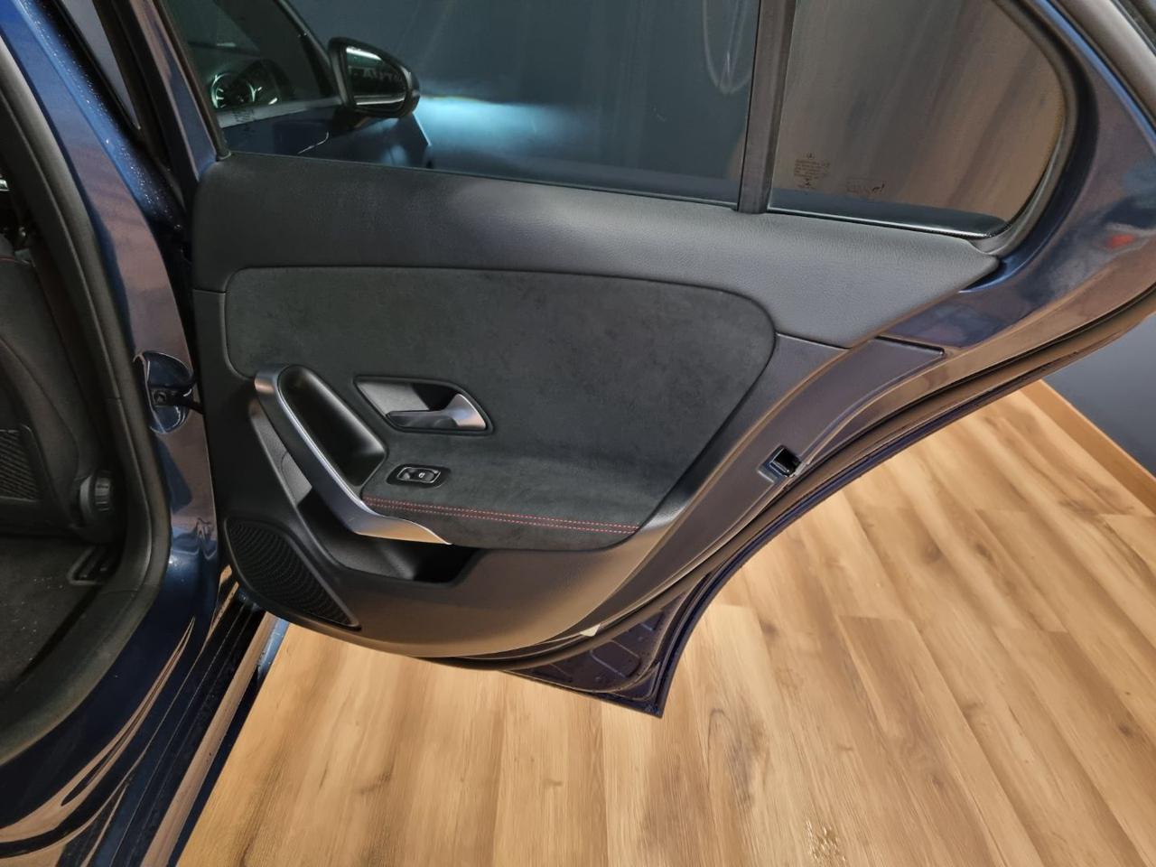 MERCEDES-BENZ A 180 d Automatic Premium - 22