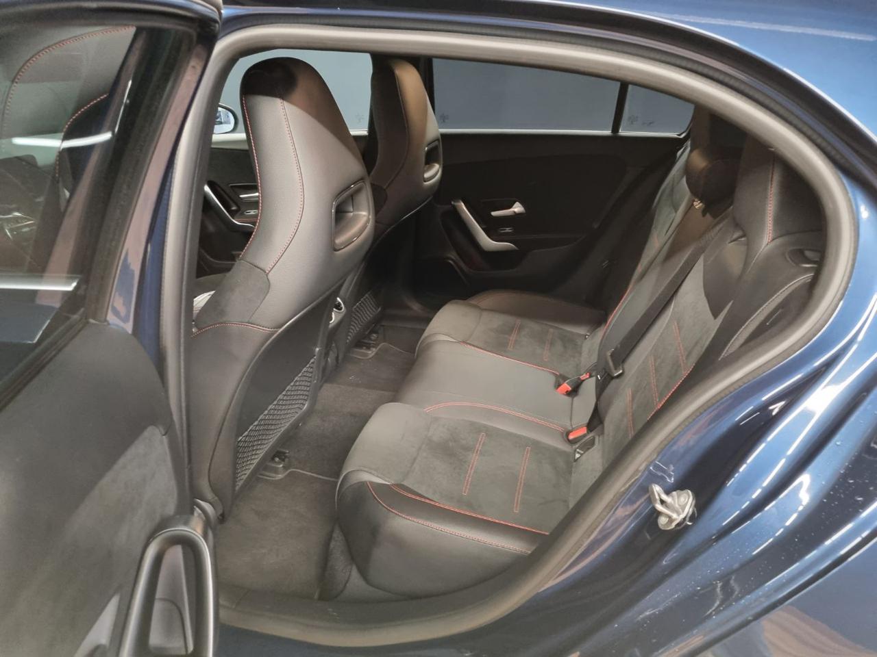 MERCEDES-BENZ A 180 d Automatic Premium - 11