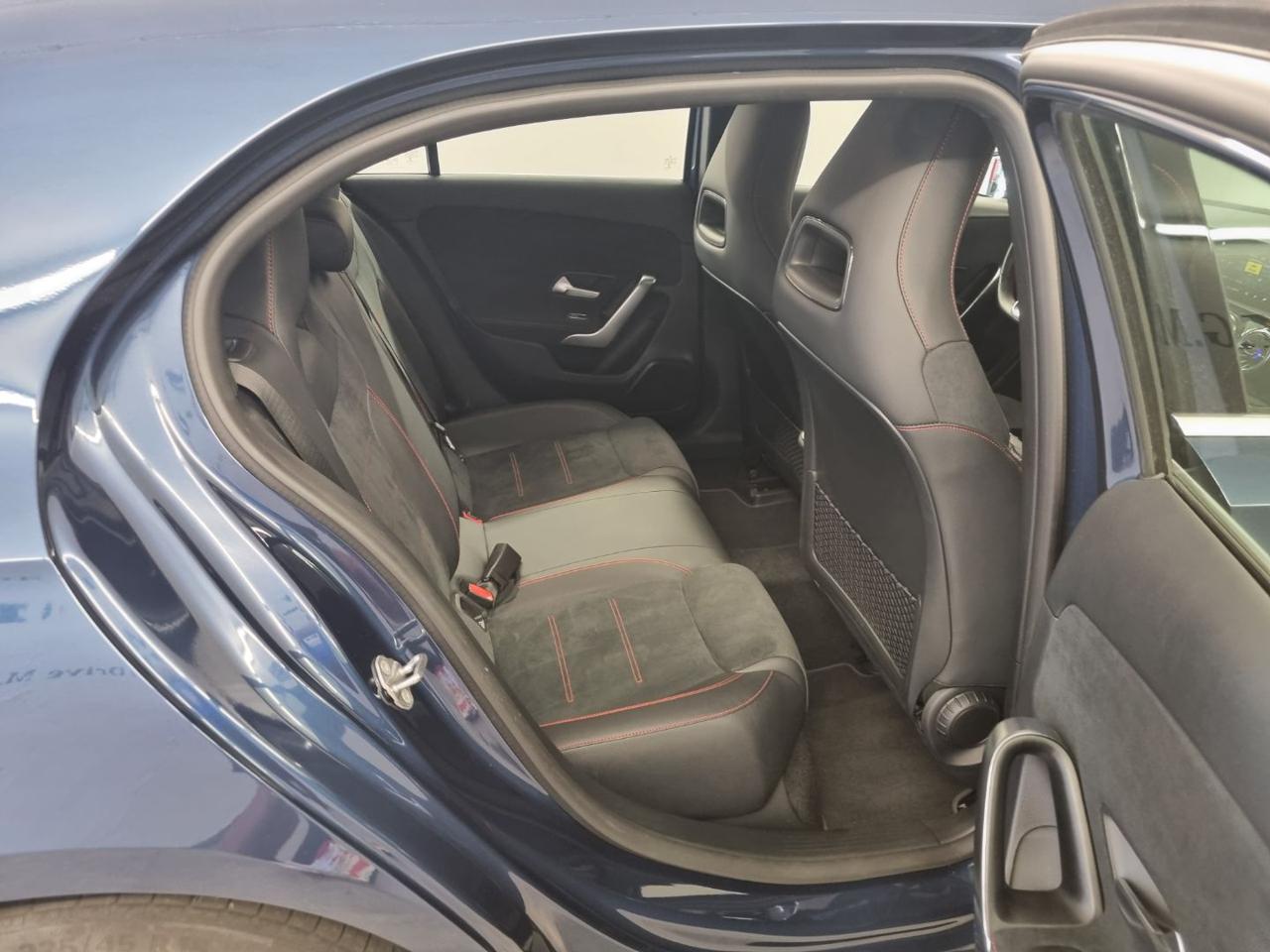 MERCEDES-BENZ A 180 d Automatic Premium - 16