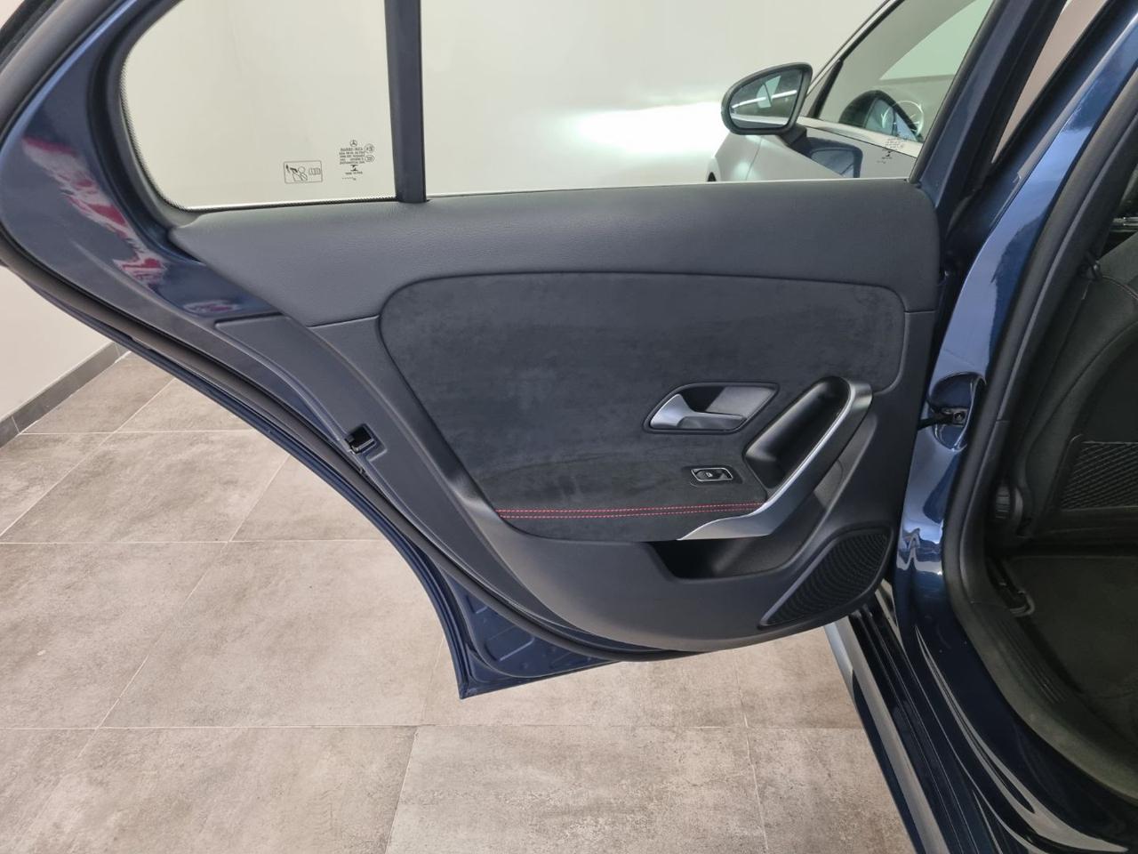 MERCEDES-BENZ A 180 d Automatic Premium - 30