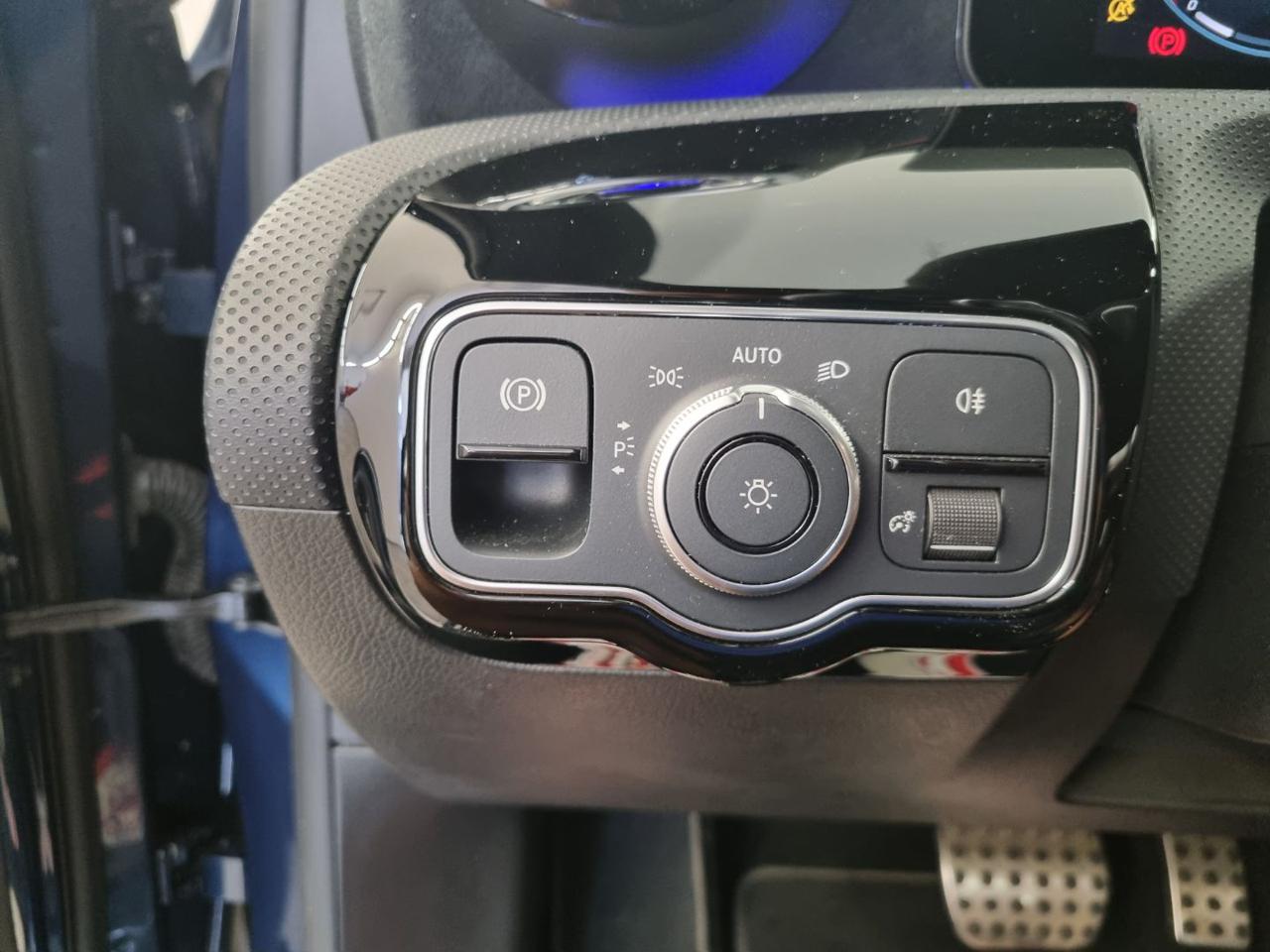 MERCEDES-BENZ A 180 d Automatic Premium - 20
