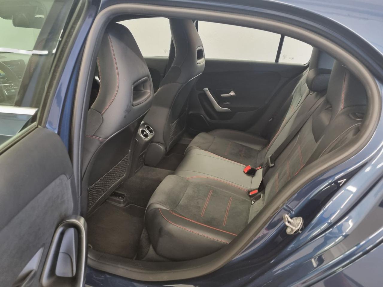 MERCEDES-BENZ A 180 d Automatic Premium - 10