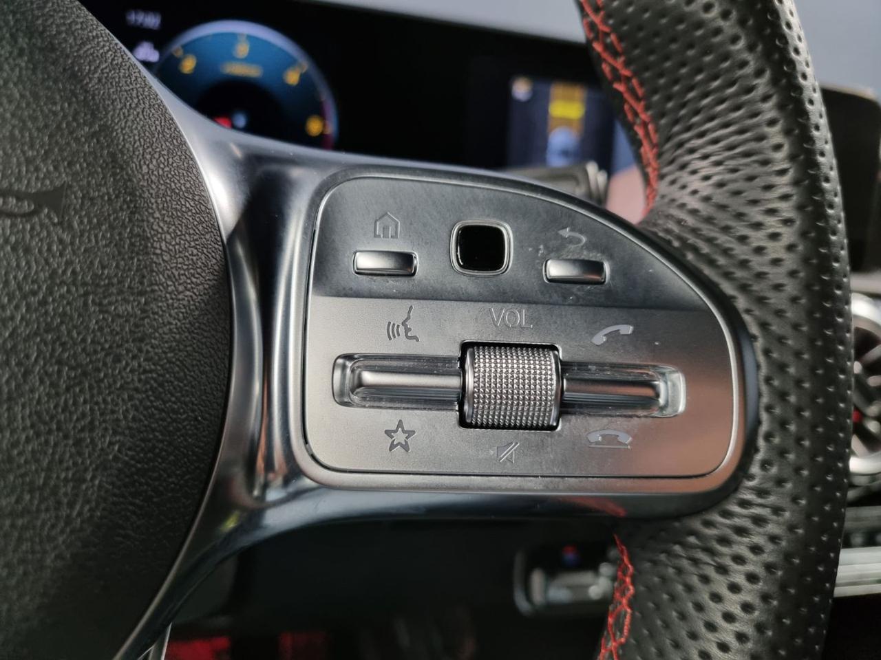 MERCEDES-BENZ A 180 d Automatic Premium - 19