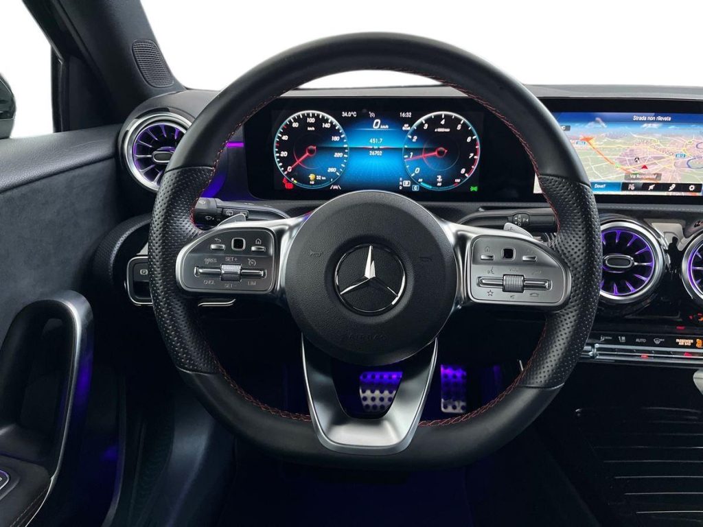 MERCEDES-BENZ A 180 Automatic Premium - 11