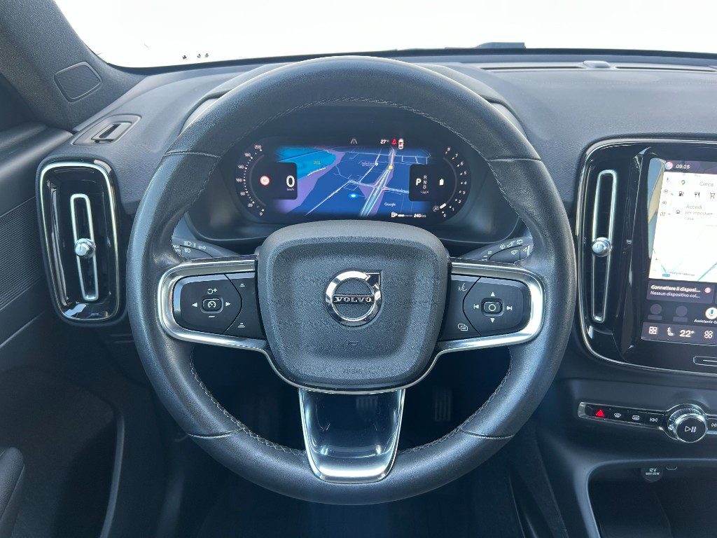 VOLVO XC40 B4 AWD automatico Core - Grid Foto 10