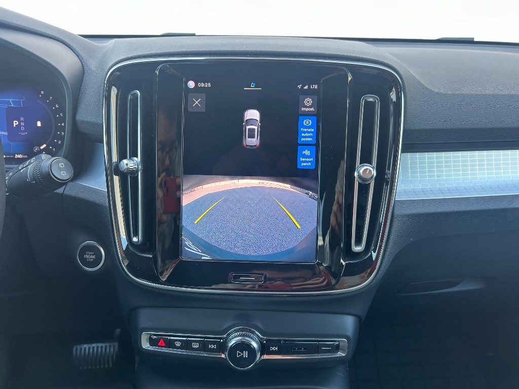 VOLVO XC40 B4 AWD automatico Core - Grid Foto 13
