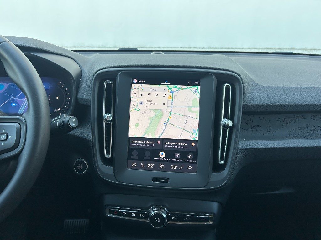 VOLVO XC40 B3 automatico Essential - Grid Foto 12