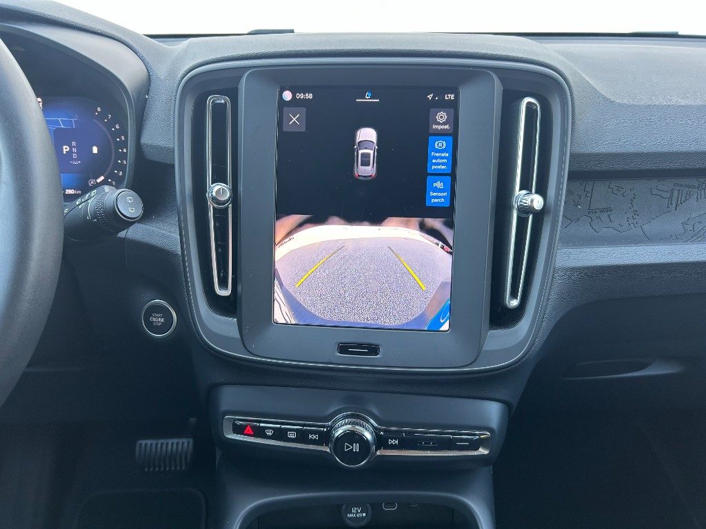 VOLVO XC40 B3 automatico Essential - Grid Foto 13