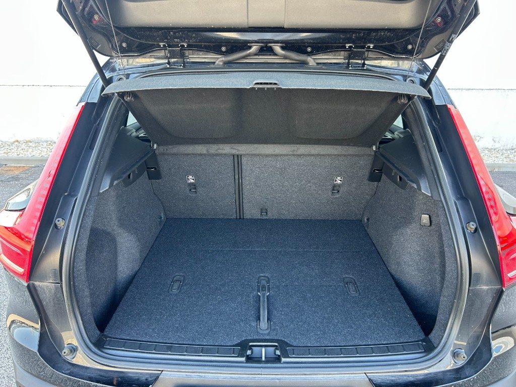 VOLVO XC40 B3 automatico Essential - Grid Foto 14
