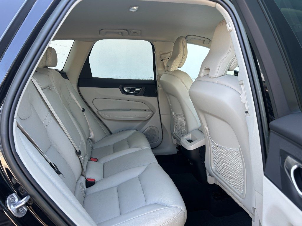 VOLVO XC60 B4 (d) automatico Inscription - Foto 6