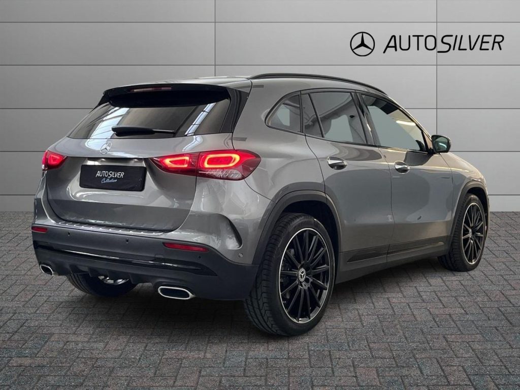 MERCEDES-BENZ GLA 200 d 4matic Premium - 2