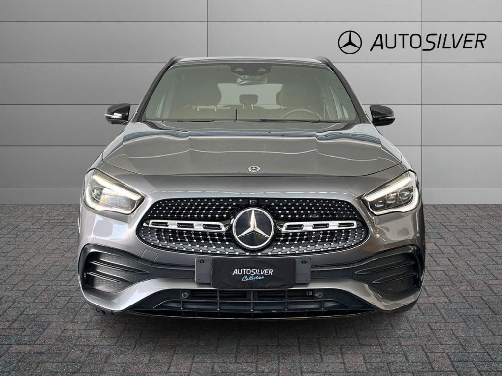 MERCEDES-BENZ GLA 200 d 4matic Premium - 3