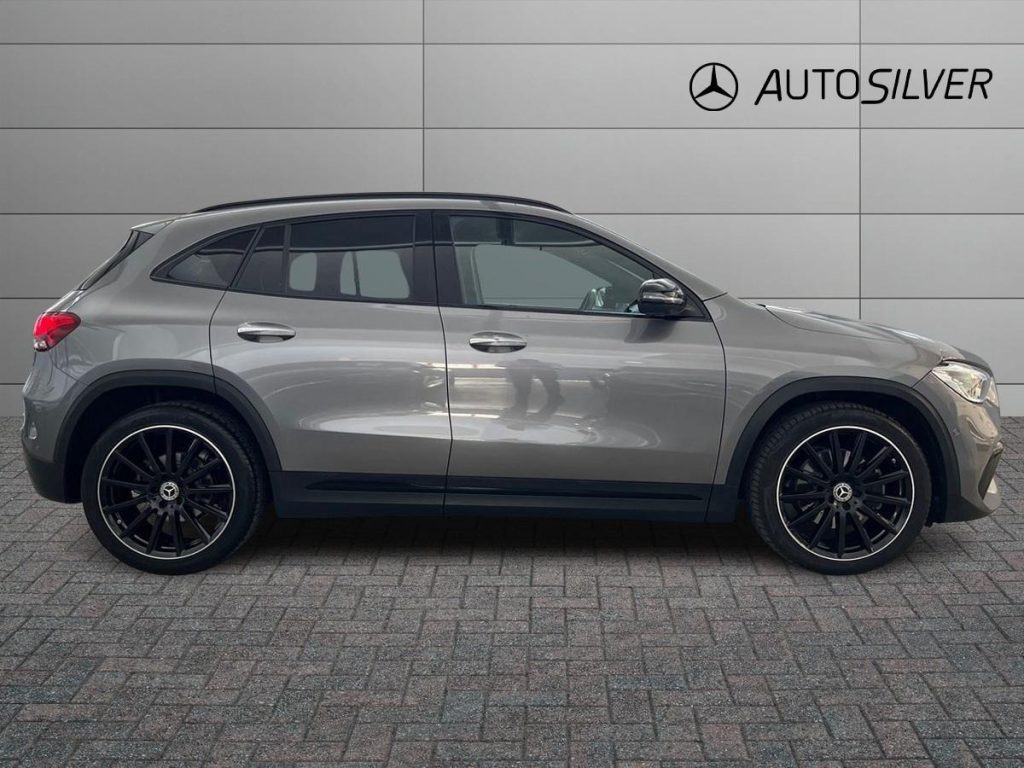 MERCEDES-BENZ GLA 200 d 4matic Premium - 5