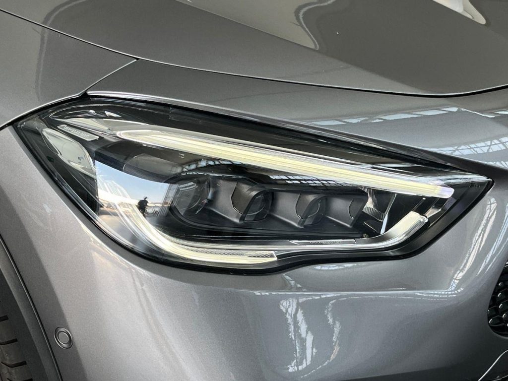 MERCEDES-BENZ GLA 200 d 4matic Premium - 16