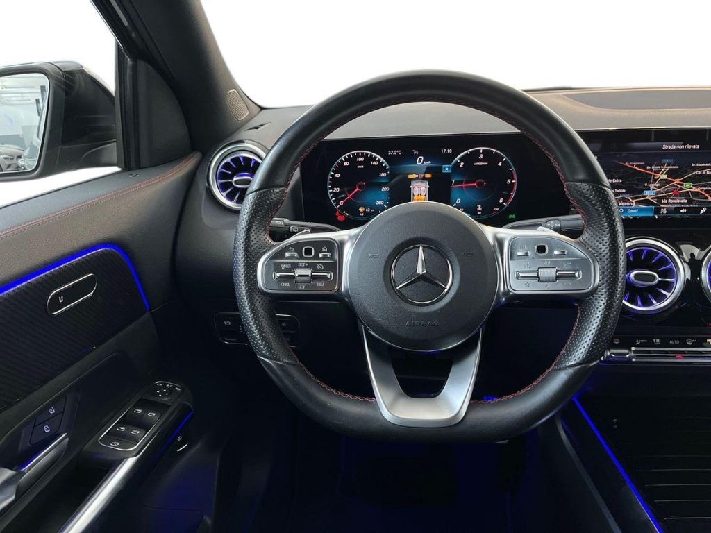MERCEDES-BENZ GLA 200 d 4matic Premium - 9