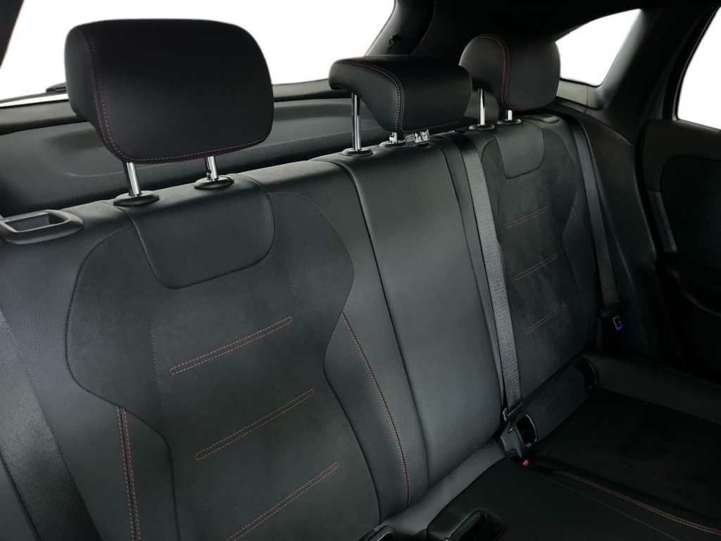 MERCEDES-BENZ GLA 200 d 4matic Premium - 14