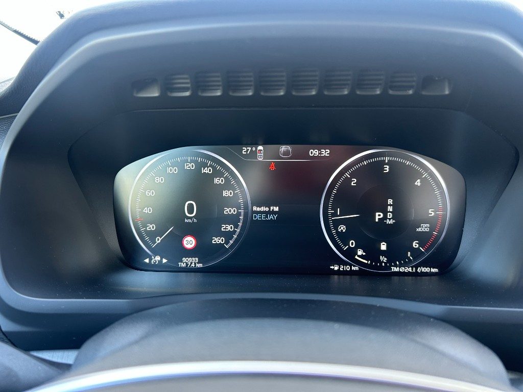 VOLVO XC90 B5 (d) AWD automatico 7 posti Momentum Pro - Grid Foto 11