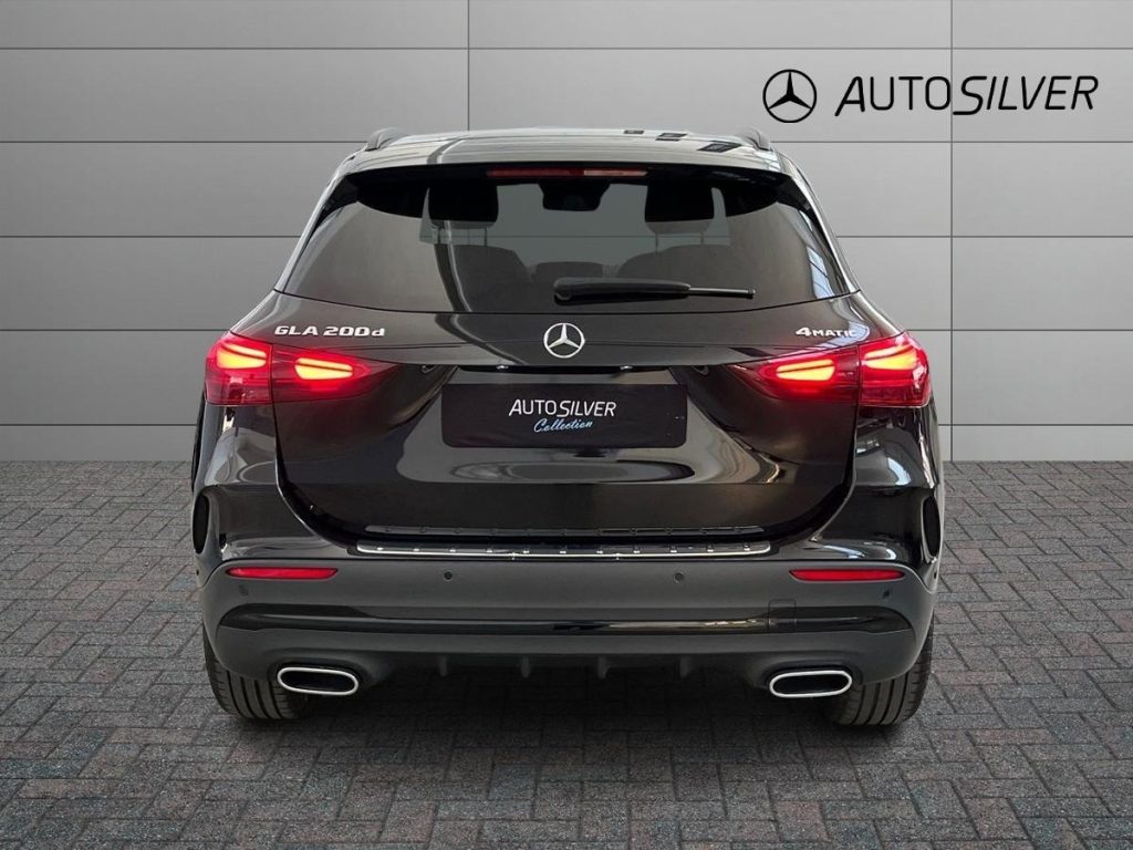 MERCEDES-BENZ GLA 200 d 4matic AMG Line Advanced Plus - 4