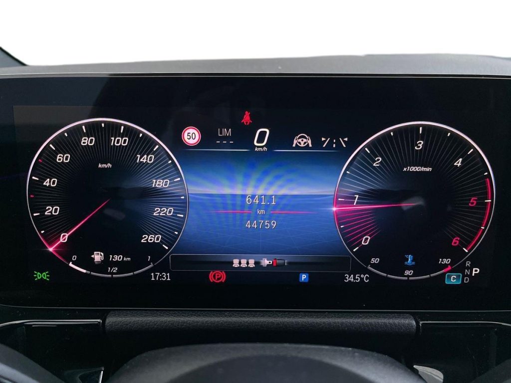 MERCEDES-BENZ GLA 200 d 4matic AMG Line Advanced Plus - 8