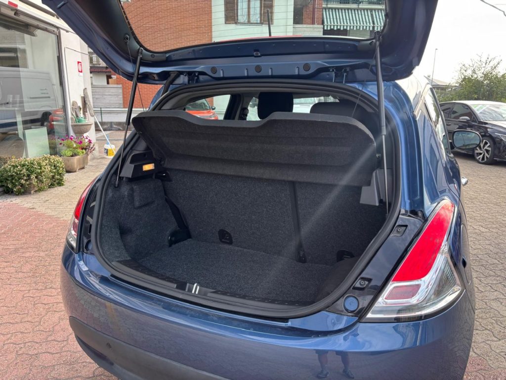 LANCIA Ypsilon 1.2 69 CV GPL Gold UNIPROPRIETARIO 5 POSTI - 8