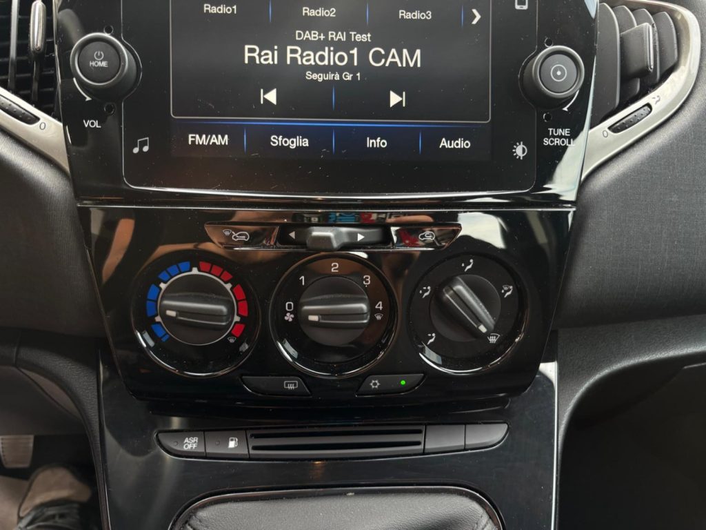 LANCIA Ypsilon 1.2 69 CV GPL Gold UNIPROPRIETARIO 5 POSTI - 17