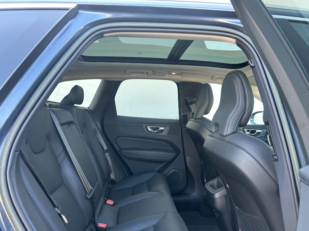 VOLVO XC60 B4 (d) AWD automatico Inscription - Foto 6