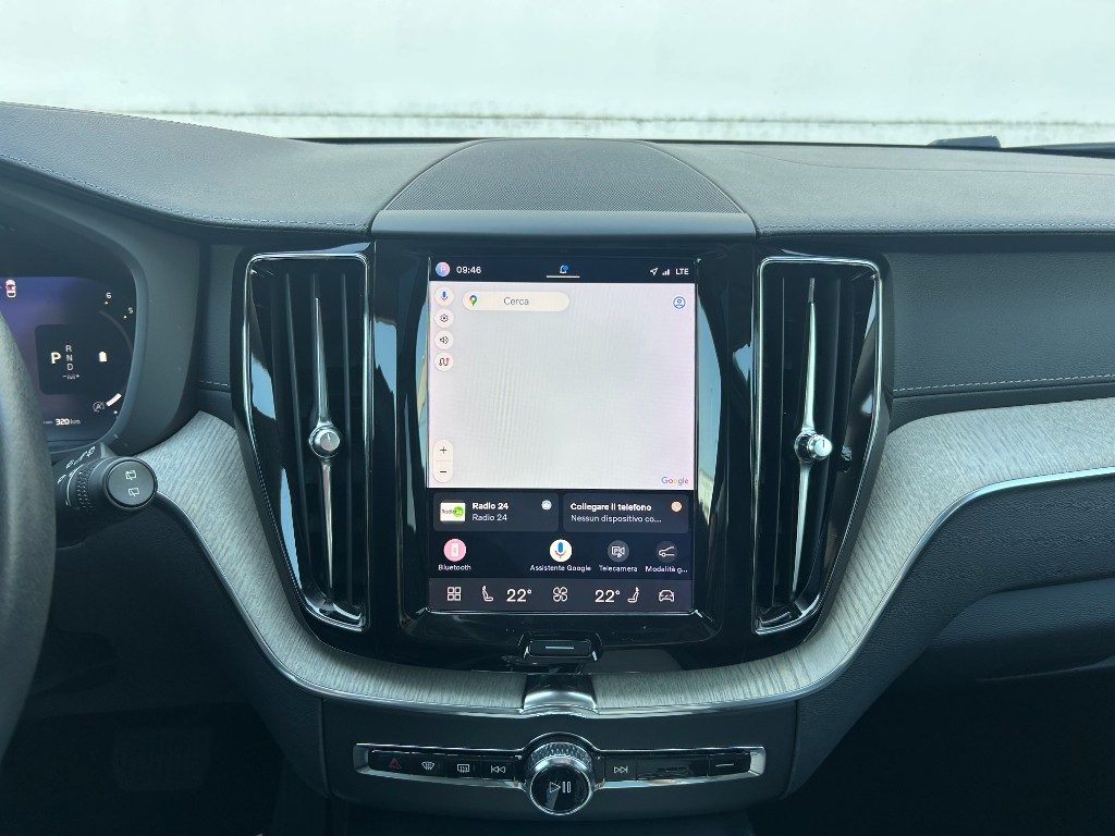 VOLVO XC60 B4 (d) AWD automatico Inscription - Grid Foto 12