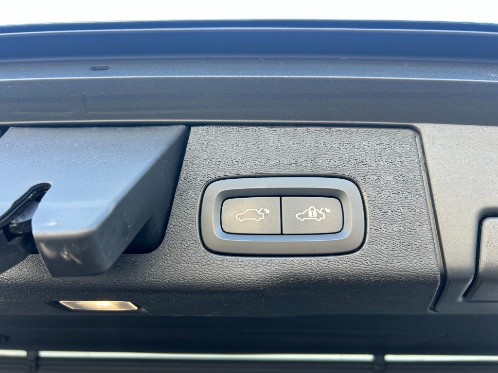 VOLVO XC60 B4 (d) AWD automatico Inscription - Grid Foto 15