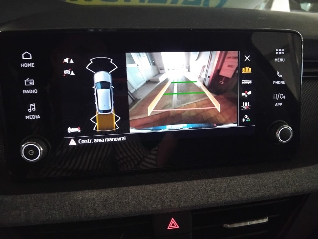 SKODA Kamiq 1.0 TSI 115 CV DSG Black Dots VIDEO 17 - 20