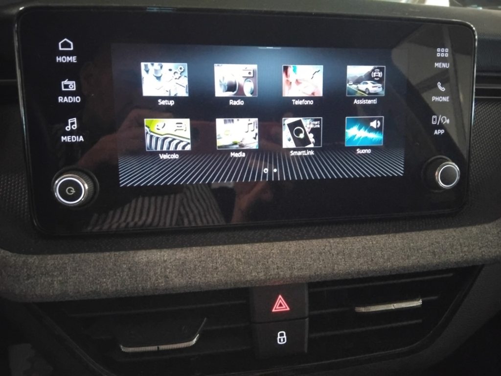 SKODA Kamiq 1.0 TSI 115 CV DSG Black Dots VIDEO 17 - 21