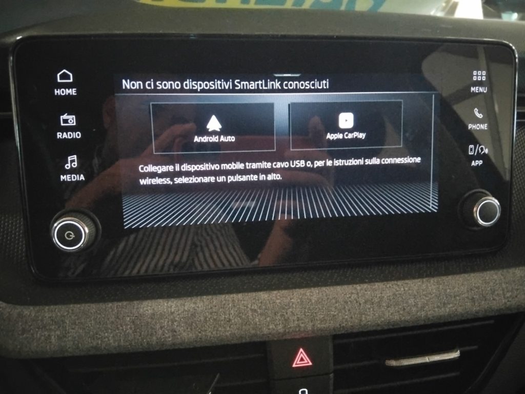 SKODA Kamiq 1.0 TSI 115 CV DSG Black Dots VIDEO 17 - 23