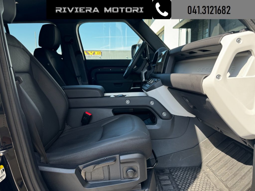 LAND ROVER Defender 110 3.0D I6 200 CV AWD Auto S - 10
