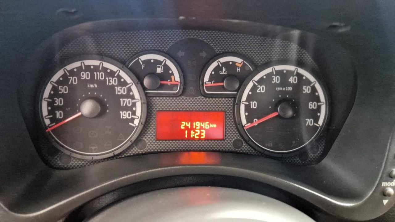 FIAT Panda 1.3 MJT 16V 4x4 Cross + GANCIO TRAINO - 10