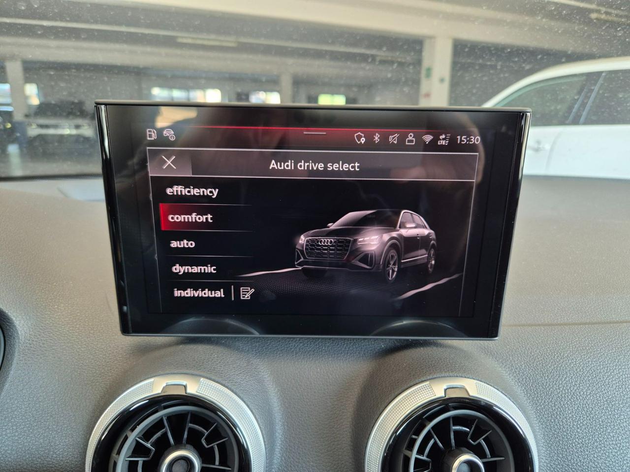 AUDI Q2 35 TDI S tronic S line Edition - 20