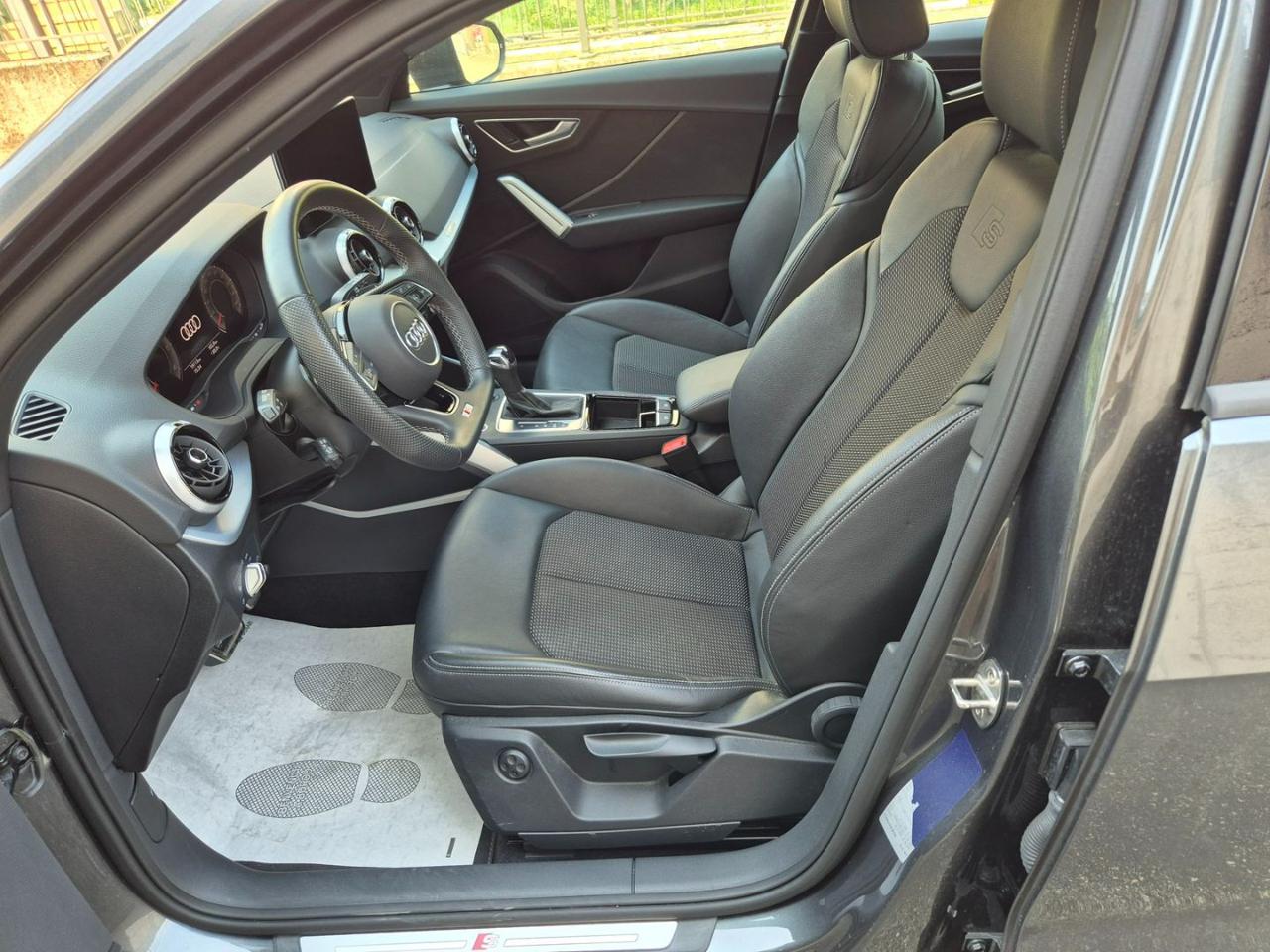 AUDI Q2 35 TDI S tronic S line Edition - 9