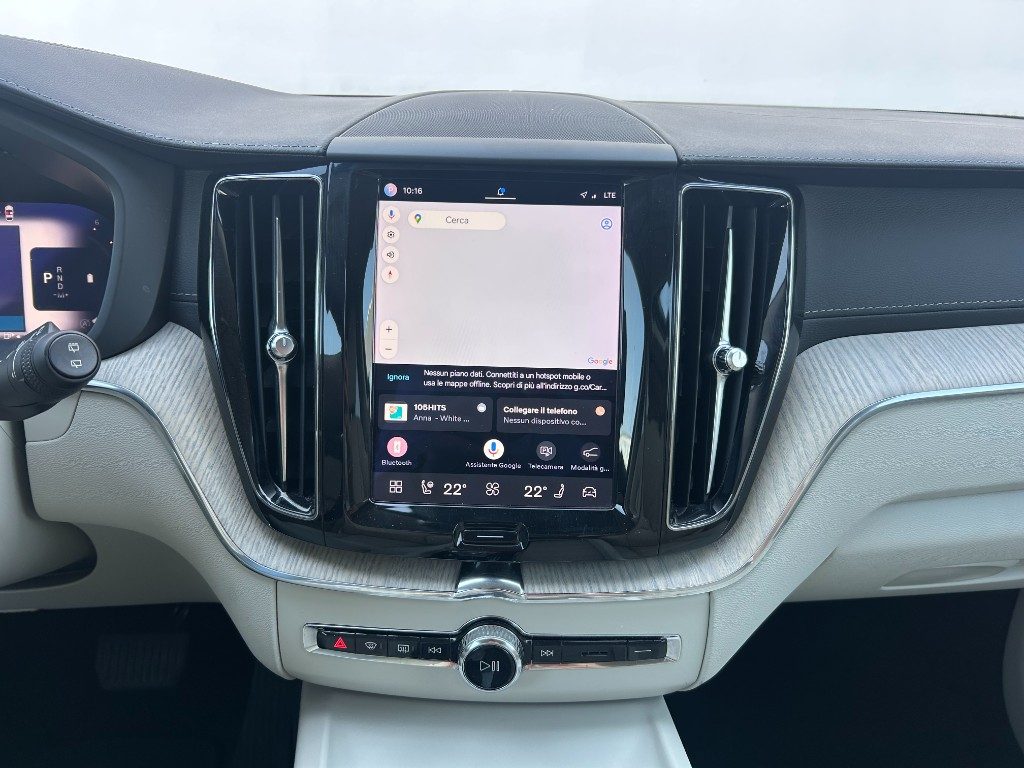 VOLVO XC60 B4 (d) automatico Inscription - Grid Foto 12