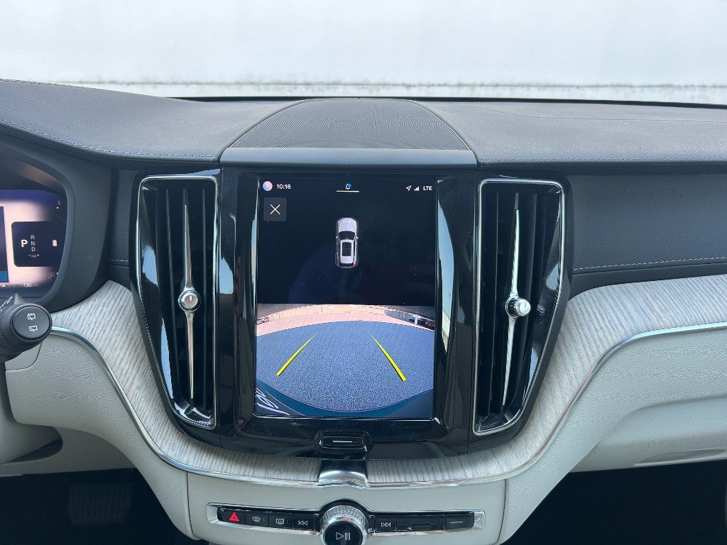 VOLVO XC60 B4 (d) automatico Inscription - Grid Foto 13