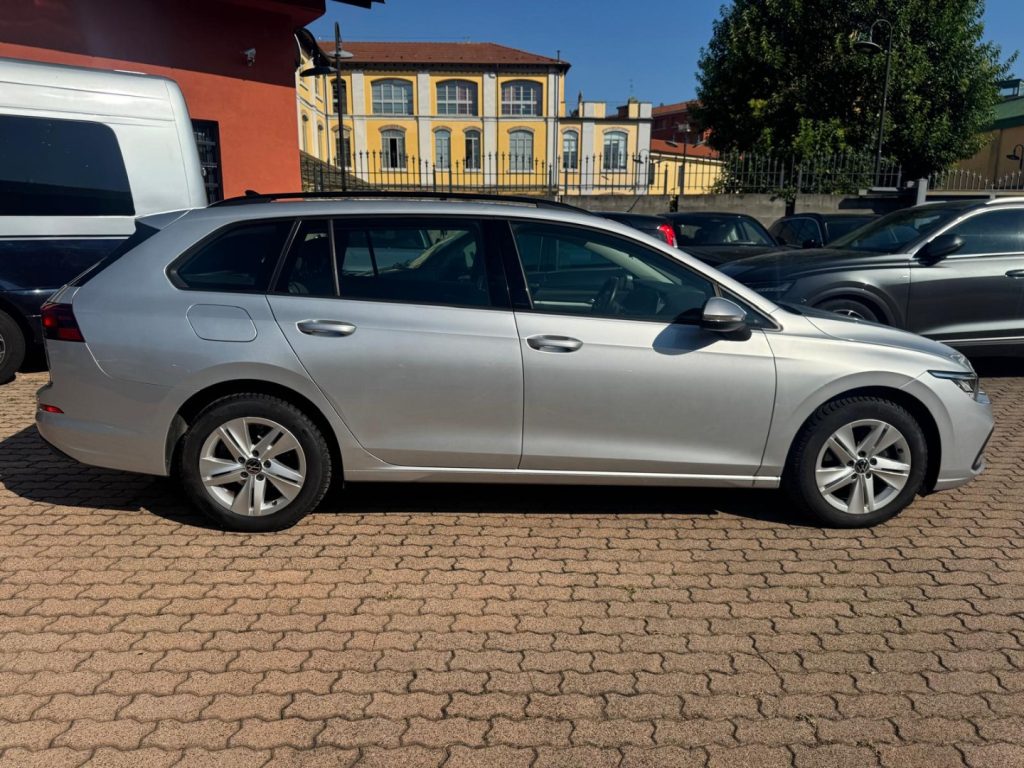 VOLKSWAGEN Golf Variant 1.5 eTSI EVO ACT DSG LIFE - 3