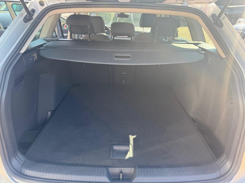 VOLKSWAGEN Golf Variant 1.5 eTSI EVO ACT DSG LIFE - 21
