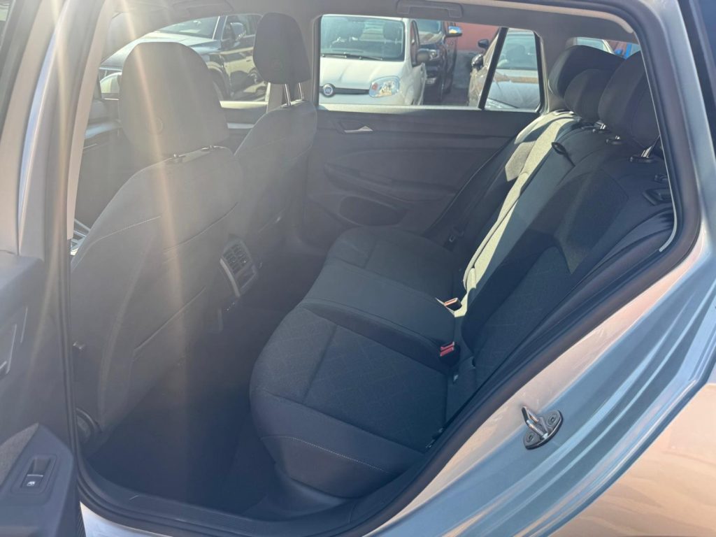 VOLKSWAGEN Golf Variant 1.5 eTSI EVO ACT DSG LIFE - 16