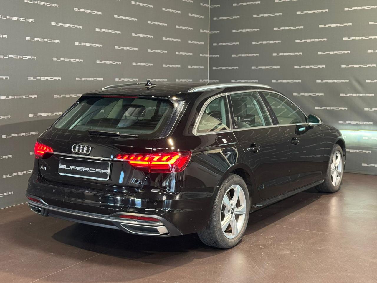 AUDI A4 Avant 30 TDI/136 CV S tronic Business Advanced - 3