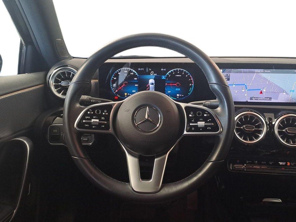MERCEDES-BENZ A 250 e hybrid EQ Business - 9