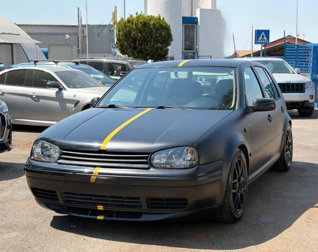 VOLKSWAGEN Golf Nero pastello