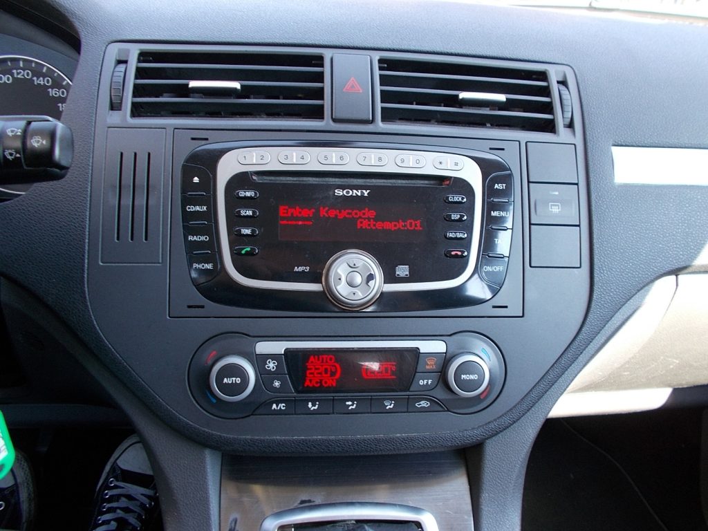FORD C-Max 2.0 TDCi 136 CV Titanium - 11