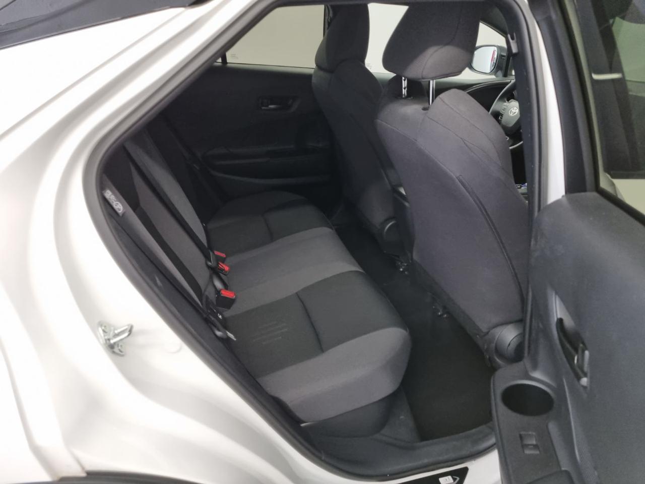 TOYOTA C-HR 1.8 HV Trend - 18