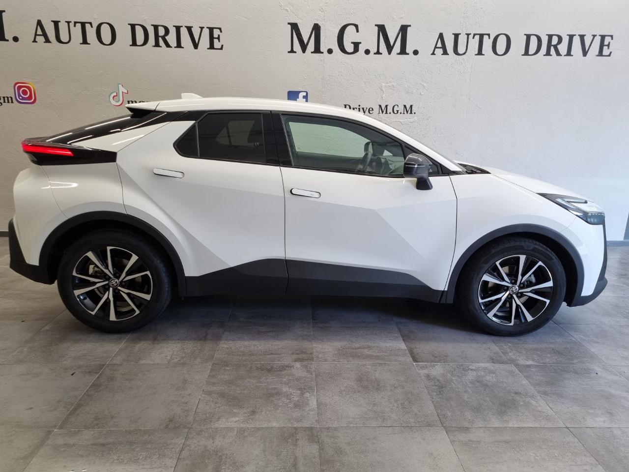 TOYOTA C-HR 1.8 HV Trend - 25
