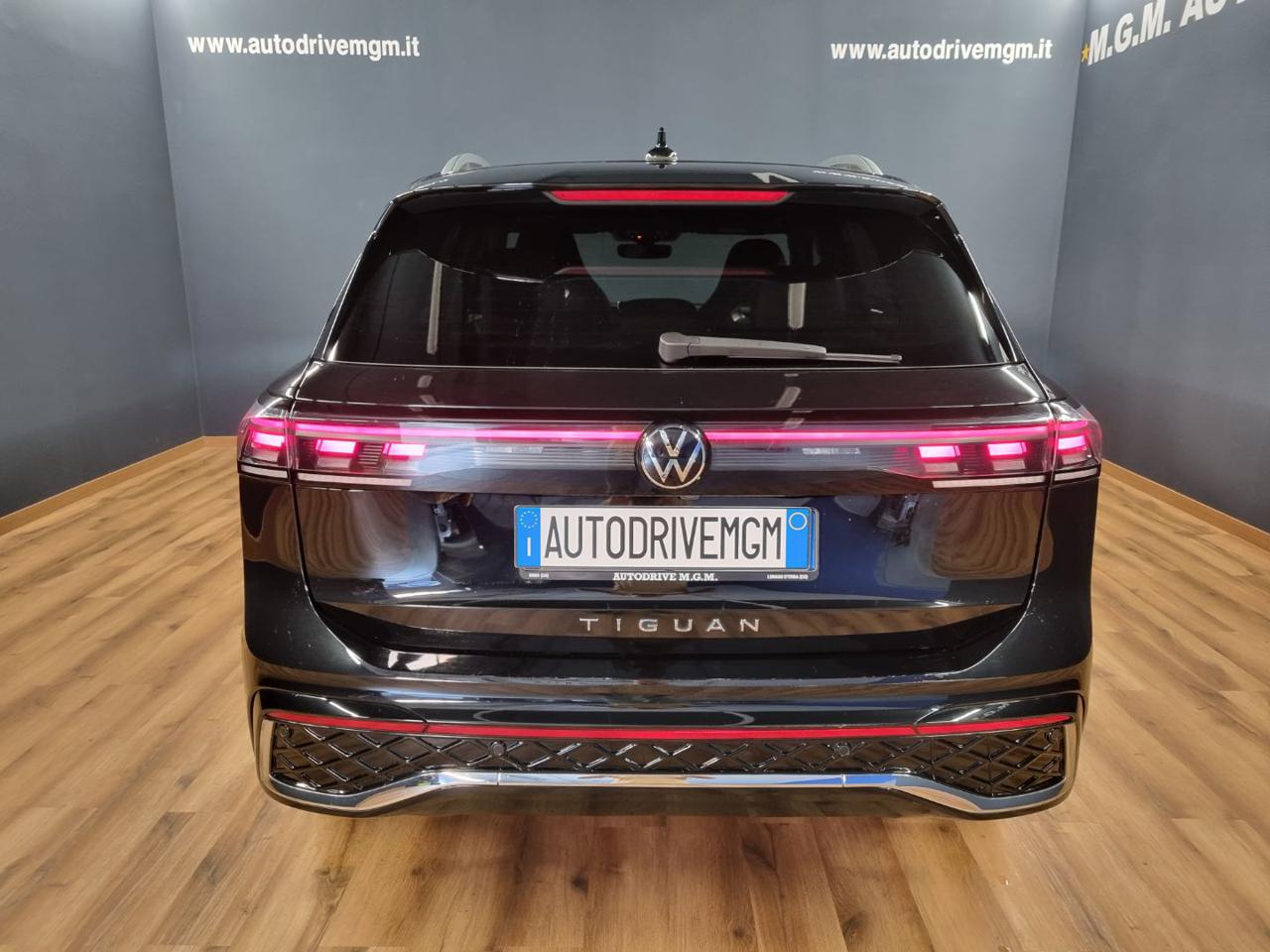VOLKSWAGEN Tiguan 2.0 TDI 150 CV DSG R-Line - 3