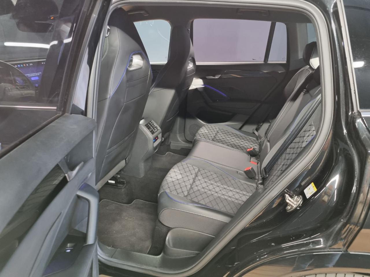 VOLKSWAGEN Tiguan 2.0 TDI 150 CV DSG R-Line - 9